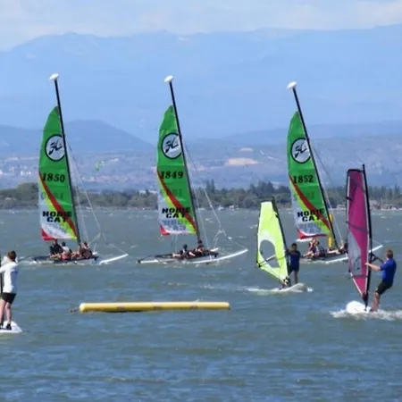 Au Bord De L'eau Mer, Lac, Et Pic Du Canigou, Piscine Et Parking Gratuit, Climatisé, Confort, 4 Personnes Maximum, Classé 3 étoiles ! * Le Barcarès
