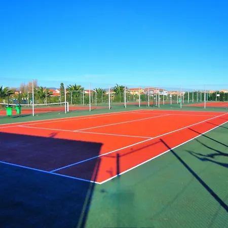 Au Bord De L'eau Mer, Lac, Et Pic Du Canigou, Piscine Et Parking Gratuit, Climatisé, Confort, 4 Personnes Maximum, Classé 3 étoiles ! Appartement