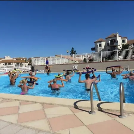 Climatise Avec Piscine, Magnifique Vue Mer, Et Le Mont Canigou !