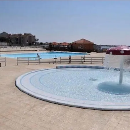 Appartement Climatise Avec Piscine, Magnifique Vue Mer, Et Le Pic Le Canigo !