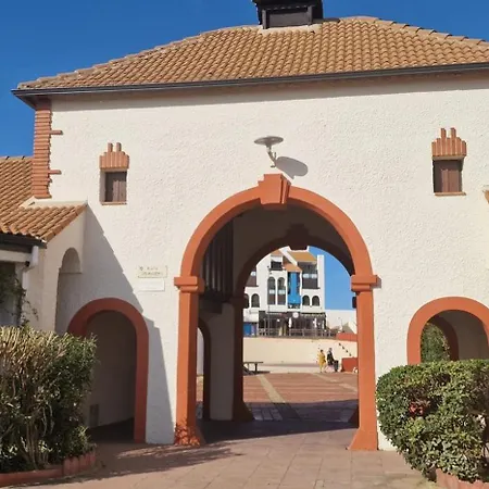 Appartement Au Bord De L'eau Mer, Lac, Et Pic Du Canigou, Piscine Et Parking Gratuit, Climatisé, Confort, 4 Personnes Maximum, Classé 3 étoiles ! *