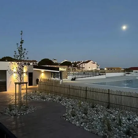 Au Bord De L'eau Mer, Et Canigou A Barcares, Piscine Et Climatisation, Magnifique Vue ! *
