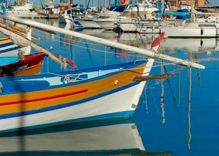 Au Bord De L'Eau Mer, Lac, Et Canigou, Classe 3 Etoiles ! *